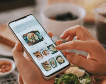 woman scrolling nutrition trends on phone
