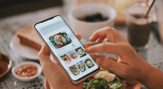 woman scrolling nutrition trends on phone